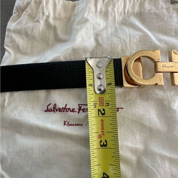 Salvatore Ferragamo Reversible & Adjustable Gancini Belt Black/Navy Blue Leather - Picture 6 of 9